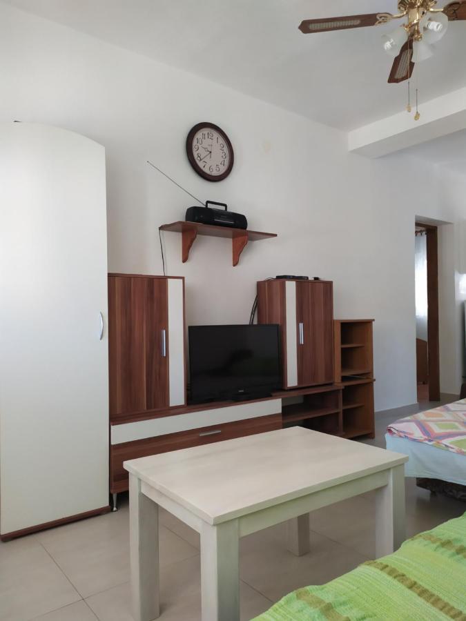 Apartmani Vjeko Vir Exterior photo