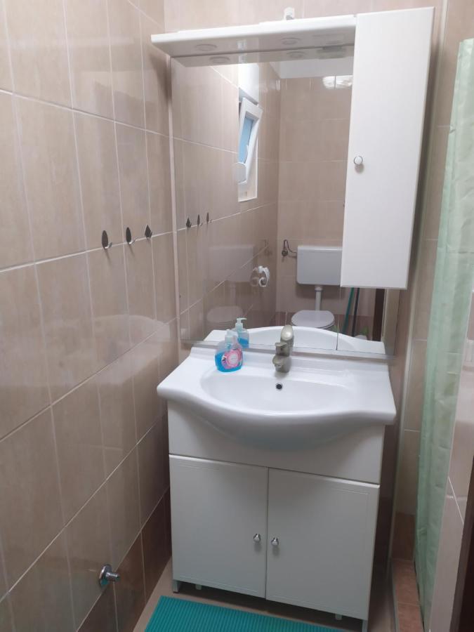 Apartmani Vjeko Vir Exterior photo