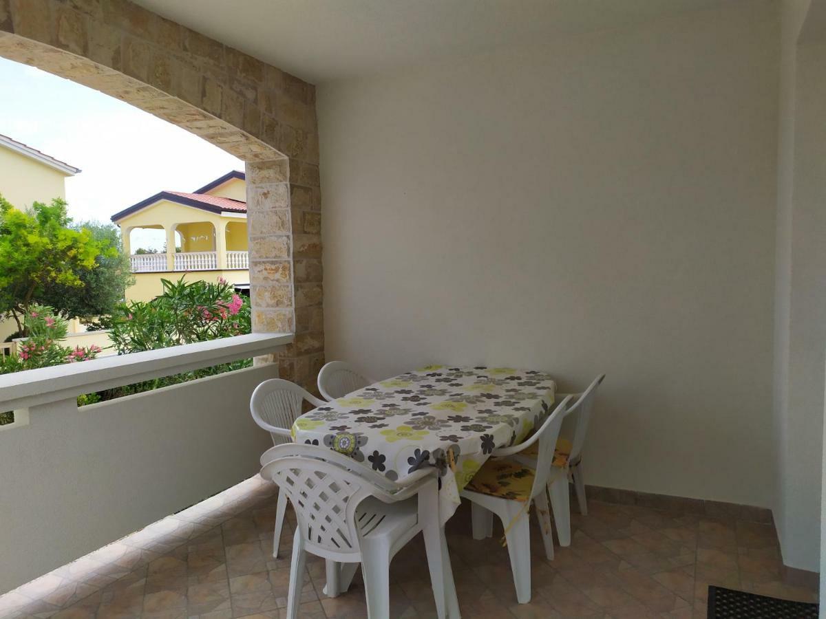 Apartmani Vjeko Vir Exterior photo